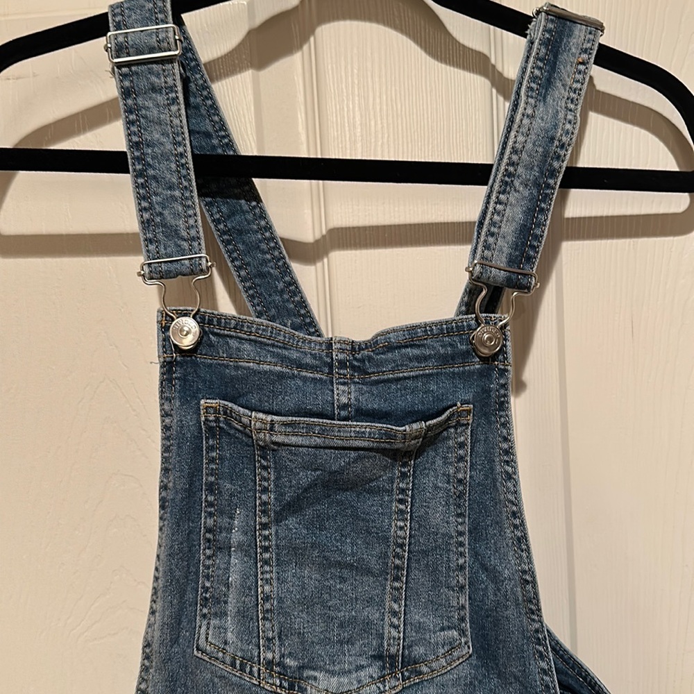 Divided Women’s overalls jeans size 6
